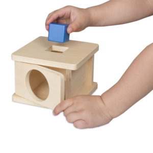 Giáo cụ hộp Imbucare - hình lập phương giúp phát triển khả năng giữa mắt và tay