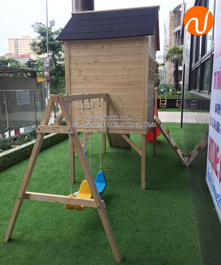 Lắp đặt nhà chòi bằng gỗ, tủ kệ mon cho trường mầm non tại Hà Nội-8