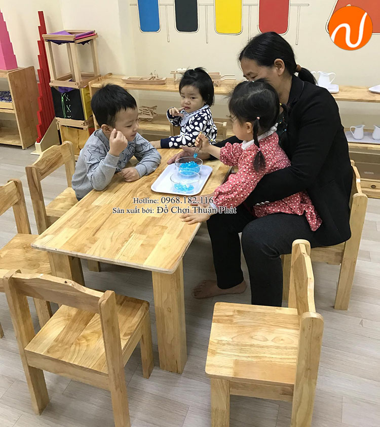 Sản xuất lắp đặt bàn ghế gỗ, tủ kệ mon cho trường mầm non tại Hải Phòng-2