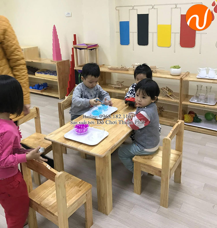 Sản xuất lắp đặt bàn ghế gỗ, tủ kệ mon cho trường mầm non tại Hải Phòng-3