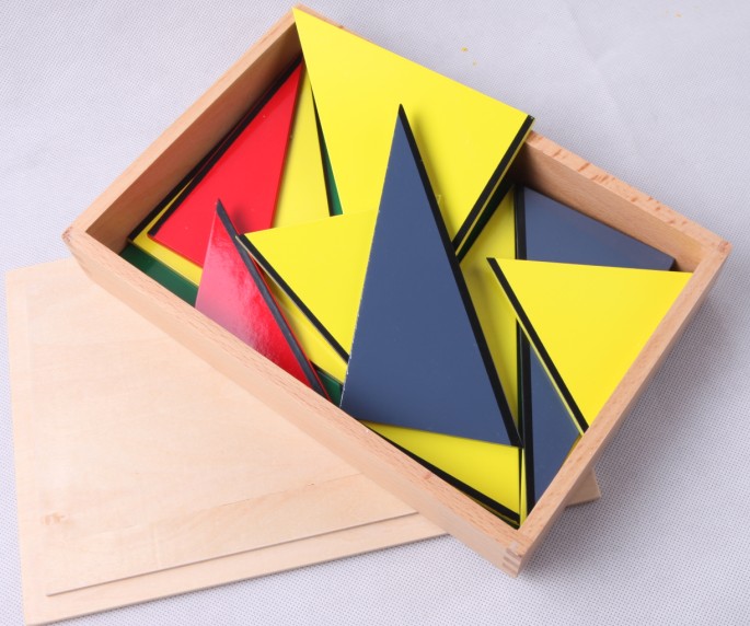 Giáo cụ montessori ghép hình tam giác 1