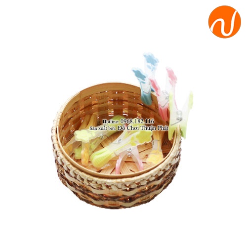 Giáo cụ montessori bài học kẹp các cặp quần áo