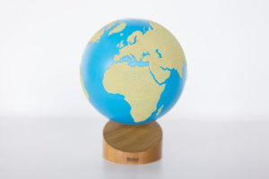 Giáo cụ quả địa cầu đất và nước GC36-232 giúp phân biệt đất liền và biển