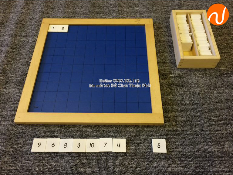 Giáo cụ bảng montessori 100