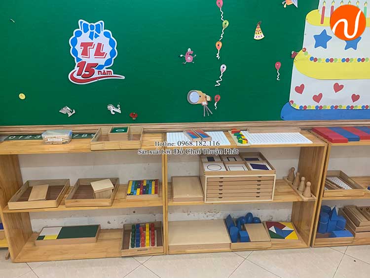 Giao kệ Montessori cho khách hàng mở lớp học Montessori tại Hà Nội-2
