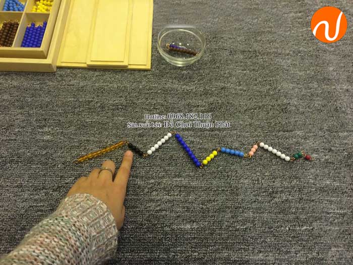 Hướng dẫn sử dụng giáo cụ Montessori khay hạt cườm với trò chơi xếp hình con rắn-8