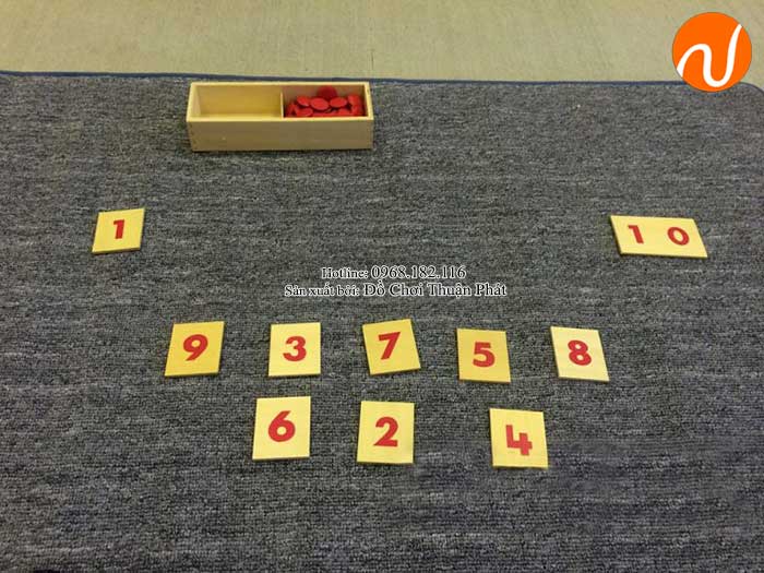 Hướng dẫn sử dụng giáo cụ Montessori thẻ số và hạt chấm đỏ-1