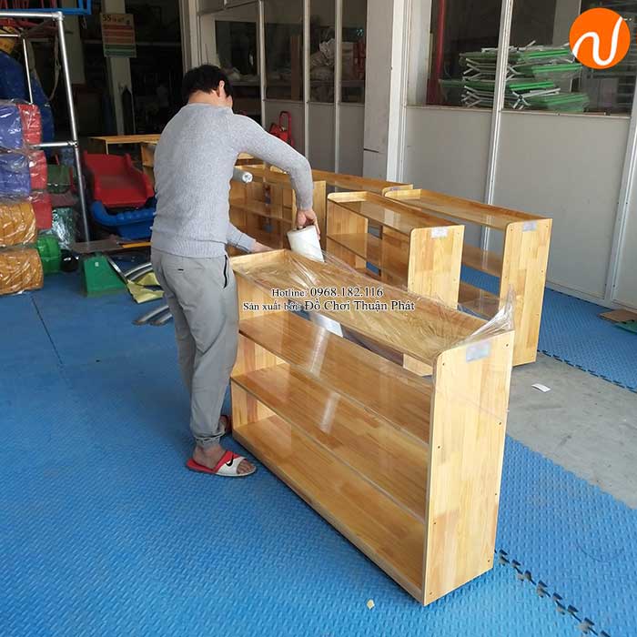 Sản xuất kệ Montessori 4 tầng cho trường mầm non tại Hà Nội-1