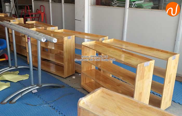 Sản xuất kệ Montessori 4 tầng cho trường mầm non tại Hà Nội-3
