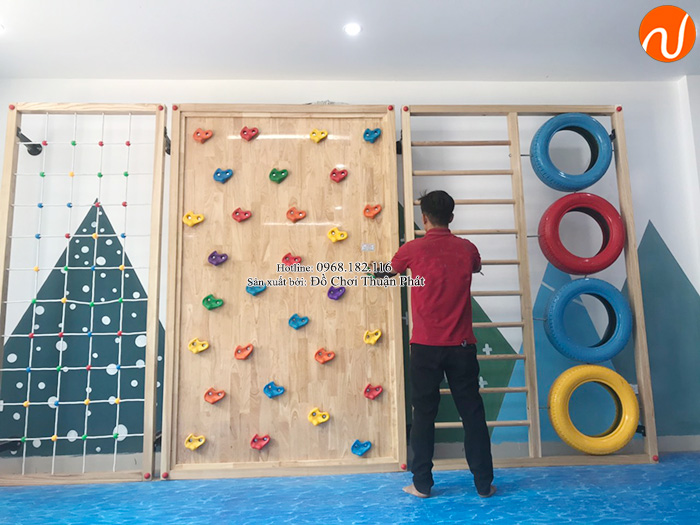 Sản xuất lắp đặt vách leo núi gỗ đa năng cho trường mầm non tư thục tại Hà Nội
