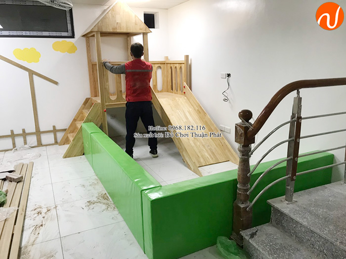 Lắp đặt cầu trượt liên hoàn bằng gỗ trong nhà cho khách hàng tại Hà Nội