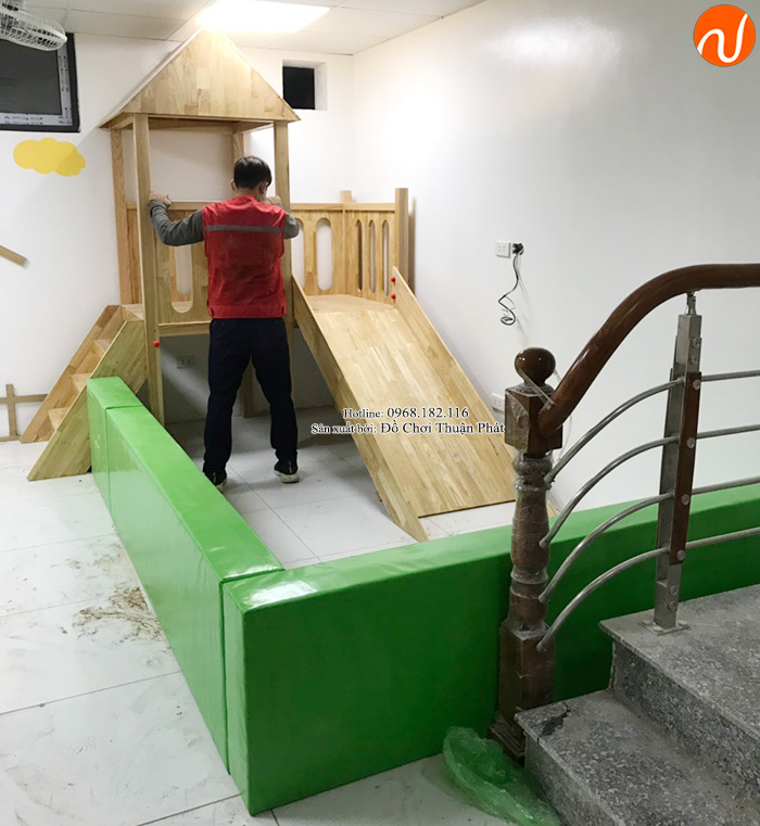 Lắp đặt cầu trượt liên hoàn bằng gỗ trong nhà cho khách hàng tại Hà Nội