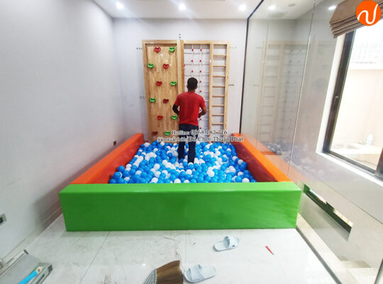 Lắp đặt bộ vách leo núi gỗ kèm bể bóng cho không gian nhỏ hẹp tại Dương Nội – Hà Nội